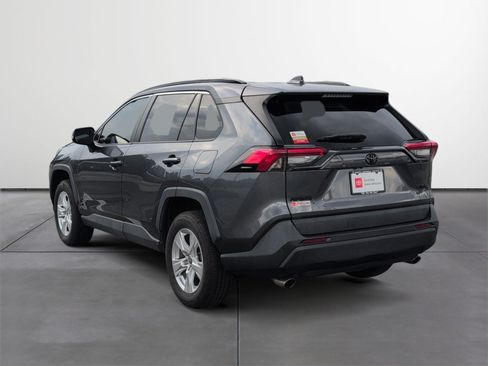 Certified 2021 Toyota RAV4 XLE FWD image 4