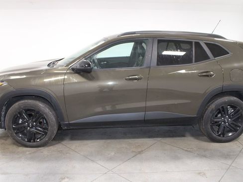 Used 2024 Chevrolet Trax ACTIV w/ Sunroof Package image 6