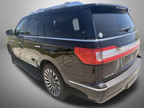 Certified 2019 Lincoln Navigator Reserve w/ Cargo Package AWD/4WD image 4