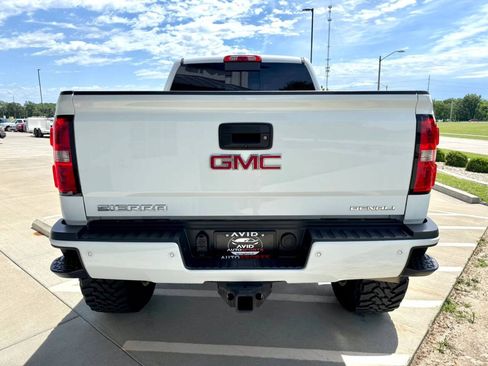 Used 2016 GMC Sierra 2500 Denali w/ Duramax Plus Package AWD/4WD image 8
