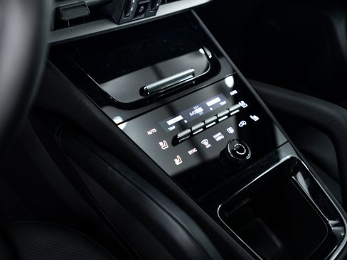 Certified 2025 Porsche Cayenne S image 16