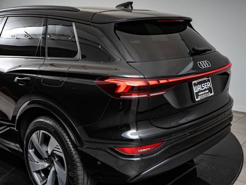 Used 2025 Audi Q6 e-tron Premium Plus w/ Premium Plus AWD/4WD image 19