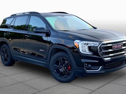 Used 2023 GMC Terrain AT4 AWD/4WD image 3