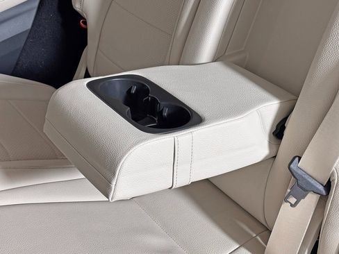 Used 2025 Mercedes-Benz GLE 350 4MATIC image 31