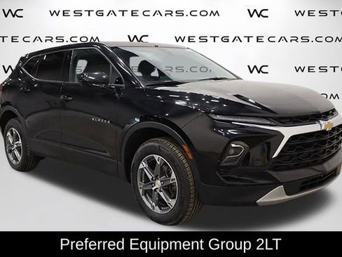 Used 2023 Chevrolet Blazer LT image 2