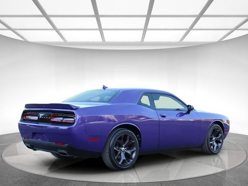 Used 2019 Dodge Challenger SXT w/ Plus Package image 8
