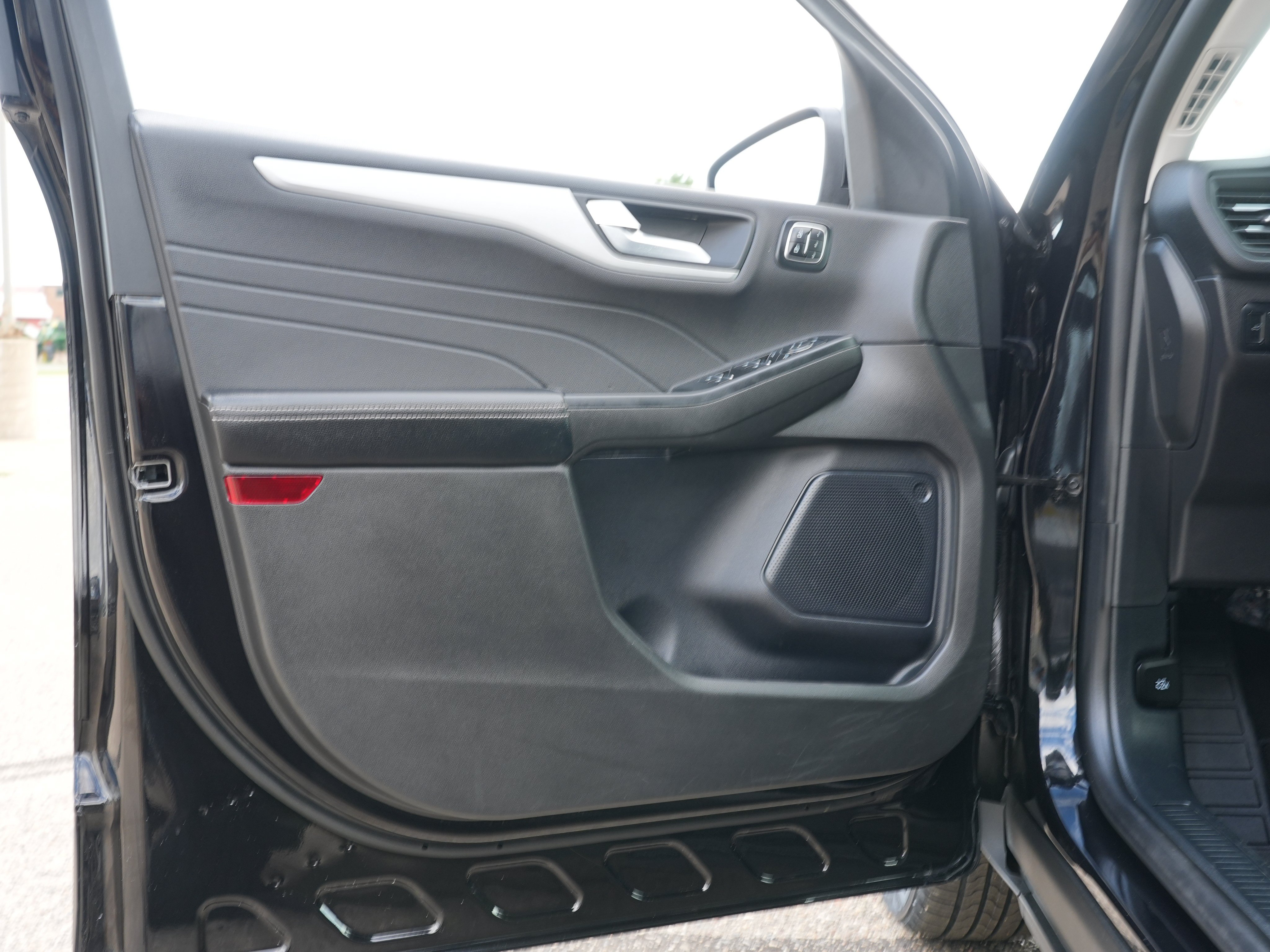 Used 2024 Ford Escape Platinum AWD/4WD image 16