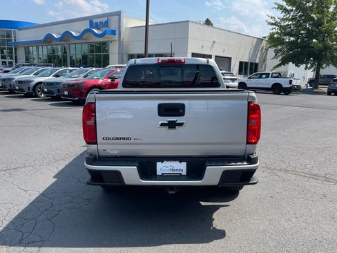 Used 2017 Chevrolet Colorado LT w/ Redline Special Edition AWD/4WD image 4