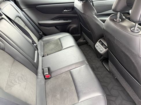 Used 2024 Nissan Ariya AWD image 15