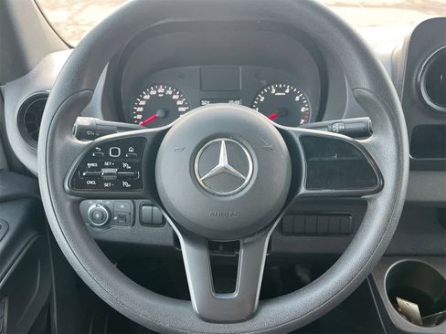 Used 2023 Mercedes-Benz Sprinter 2500 image 19