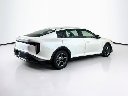 Used 2025 Kia K4 FWD image 9