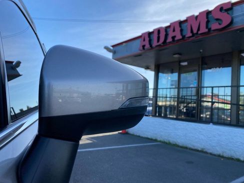 Used 2018 Subaru Outback 2.5i Limited AWD/4WD image 25