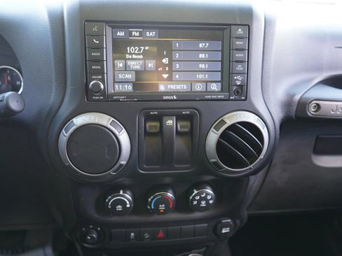 Used 2013 Jeep Wrangler Sport AWD/4WD image 13