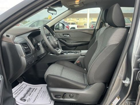 Used 2023 Nissan Rogue SV image 14