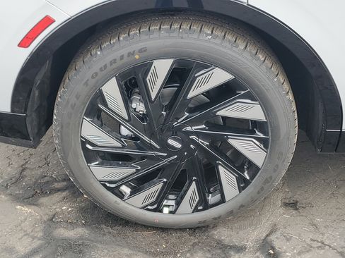 New 2026 Lincoln Nautilus Reserve image 5