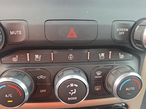 Used 2022 RAM 1500 Laramie AWD/4WD image 28