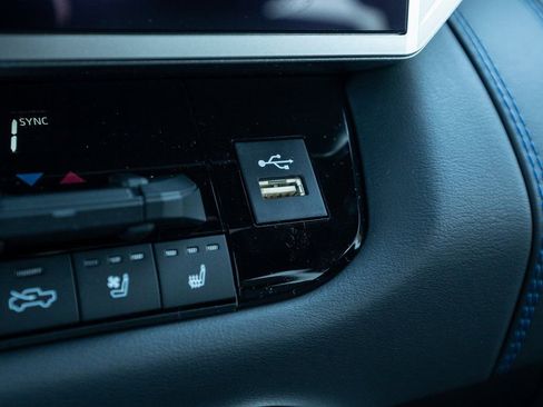 New 2025 Toyota Tundra Platinum image 26