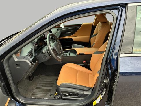Used 2024 Lexus ES 350 w/ Premium Package FWD image 11