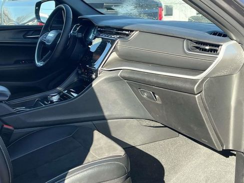 Used 2023 Jeep Grand Cherokee Altitude image 25