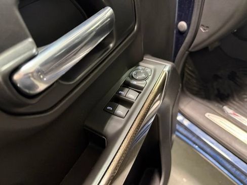 Used 2021 Chevrolet Silverado 1500 LT Trail Boss w/ LPO, Dark Essentials Package AWD/4WD image 10