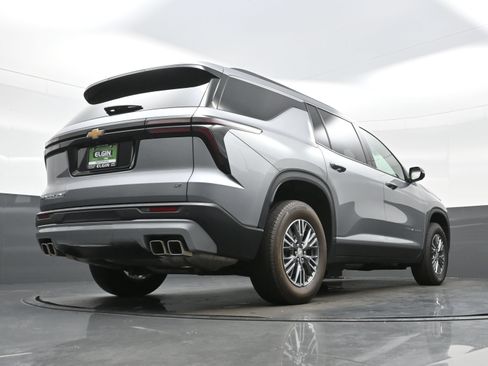 Used 2024 Chevrolet Traverse LT AWD/4WD image 33