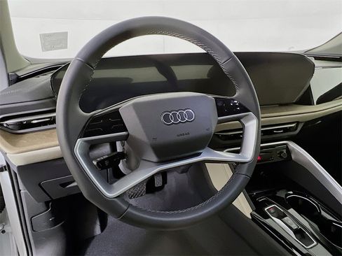 New 2025 Audi Q5 Premium image 11