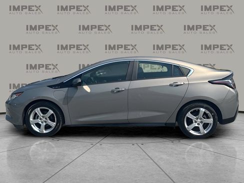 Used 2017 Chevrolet Volt LT w/ Comfort Package FWD image 2