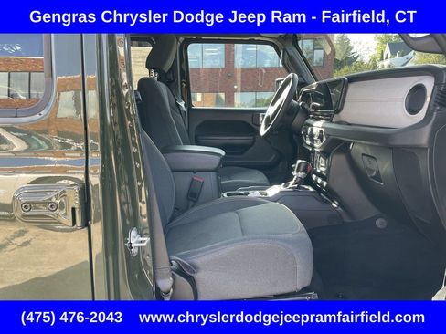 Used 2024 Jeep Wrangler Unlimited AWD/4WD image 12