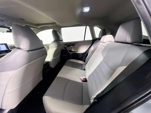 Used 2021 Toyota RAV4 Limited image 29