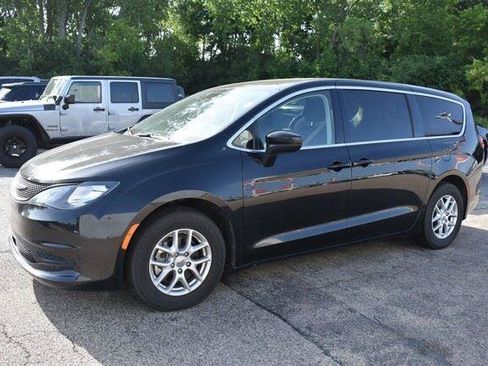Used 2024 Chrysler Voyager LX FWD image 13