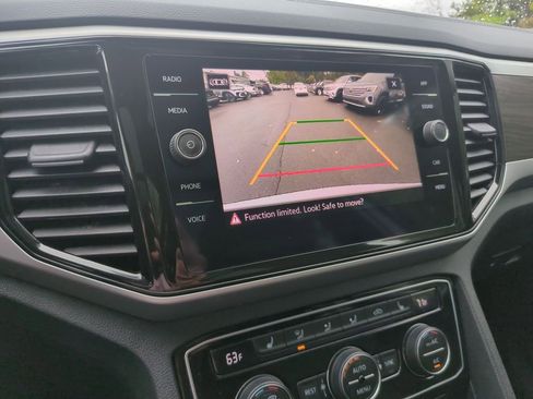 Certified 2022 Volkswagen Atlas SE image 18