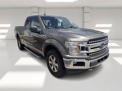 Used 2018 Ford F150 XLT w/ Equipment Group 302A Luxury image 3