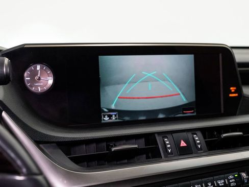 Used 2020 Lexus ES 300h w/ Premium Package image 15