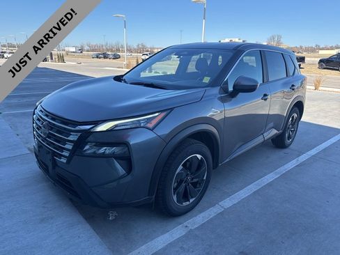 Certified 2025 Nissan Rogue SV image 1