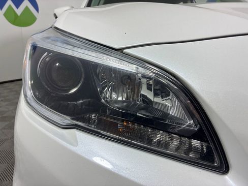 Used 2017 Subaru Outback 2.5i Premium image 2