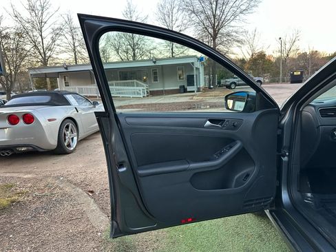 Used 2012 Volkswagen Jetta SE image 13