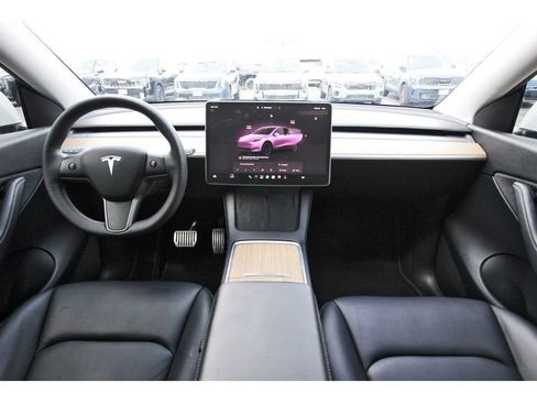 Used 2022 Tesla Model Y Long Range AWD/4WD image 10