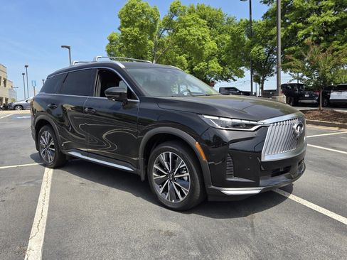 Certified 2026 INFINITI QX60 Luxe w/ Cargo Package FWD image 4