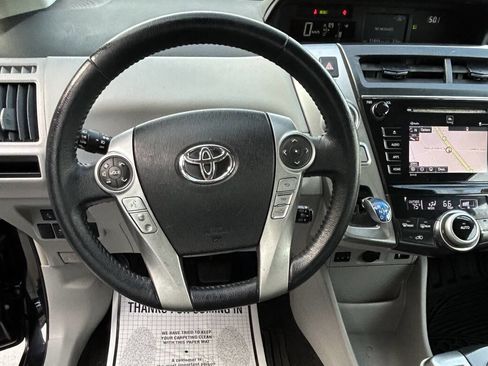 Used 2016 Toyota Prius V Five image 13