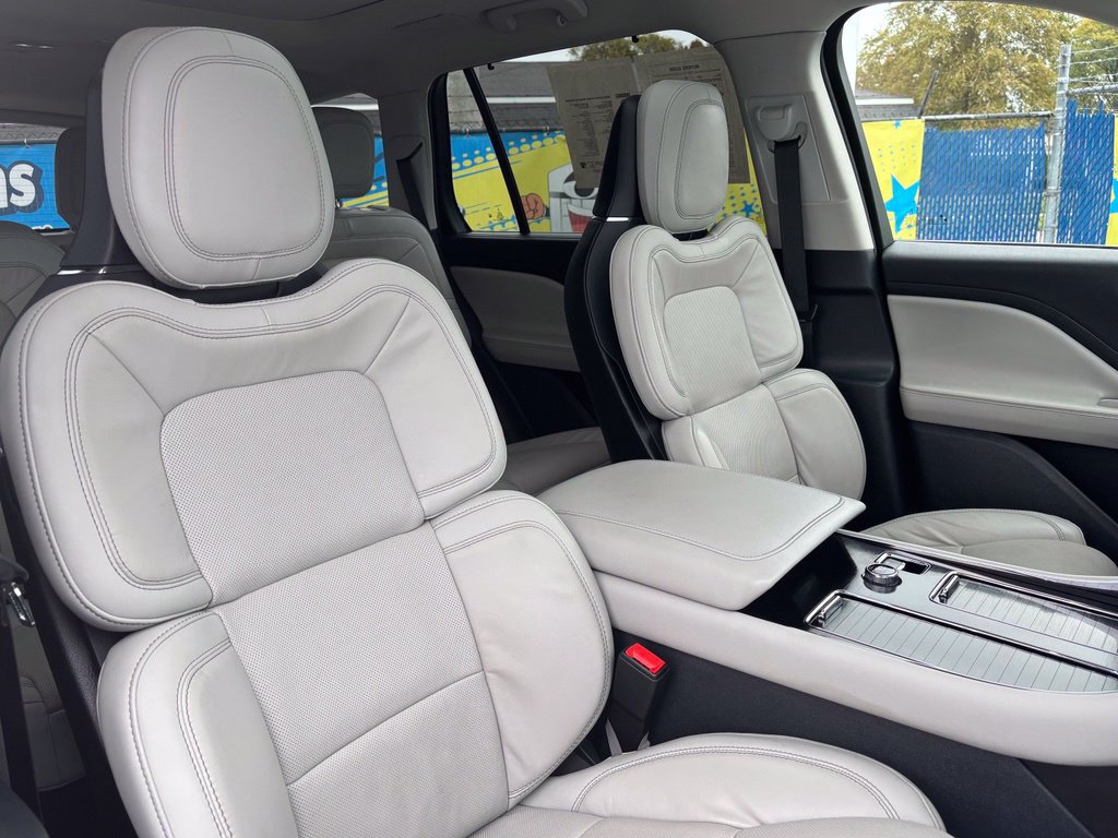 Used 2025 Lincoln Aviator Reserve w/ Equipment Group 201A AWD/4WD image 21