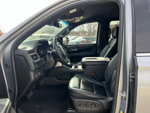 Used 2024 Chevrolet Suburban LT image 25