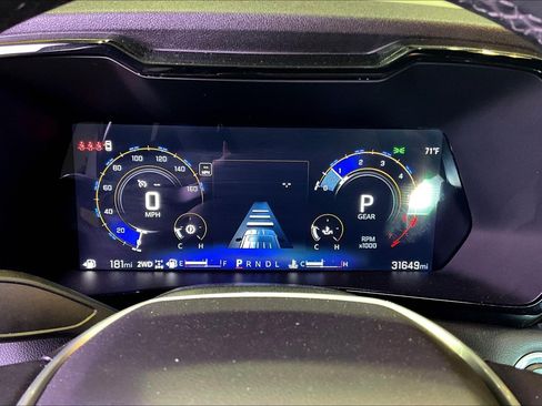Used 2024 Chevrolet Colorado LT w/ LT Convenience Package AWD/4WD image 15
