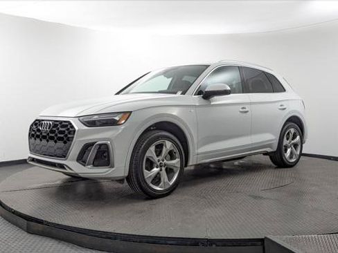 Used 2023 Audi Q5 2.0T Premium Plus w/ Premium Plus Package AWD/4WD image 2