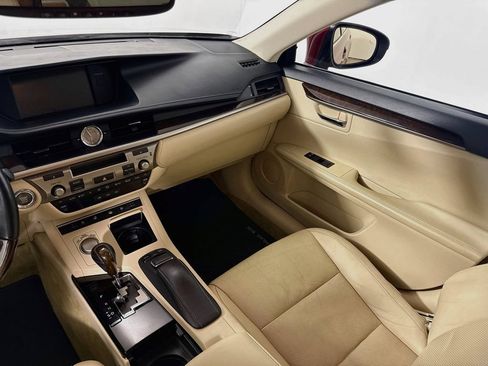 Used 2014 Lexus ES 350 w/ Luxury Package FWD image 22