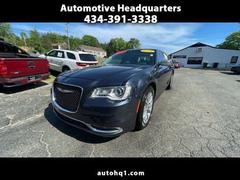 Used 2018 Chrysler 300 Limited AWD/4WD image 1