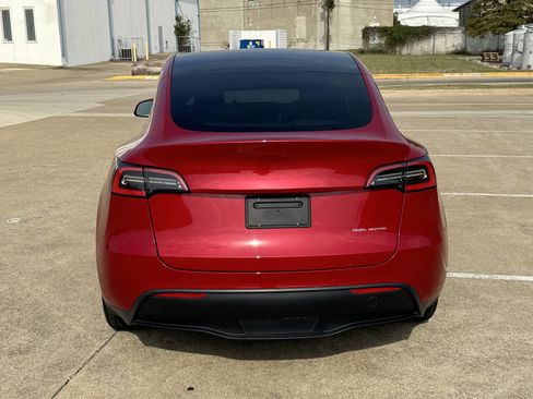 Used 2021 Tesla Model Y Long Range image 7
