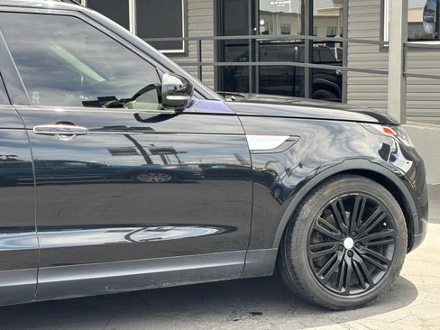 Used 2018 Land Rover Discovery HSE Luxury AWD/4WD image 4
