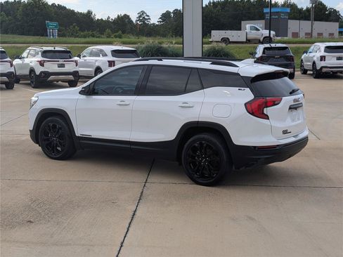Used 2019 GMC Terrain SLT w/ Preferred Package FWD image 3