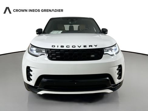 Used 2024 Land Rover Discovery Dynamic SE AWD/4WD image 2