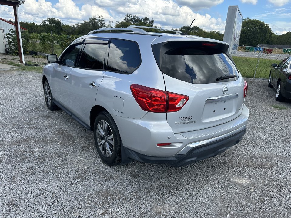Used 2018 Nissan Pathfinder SL FWD image 7